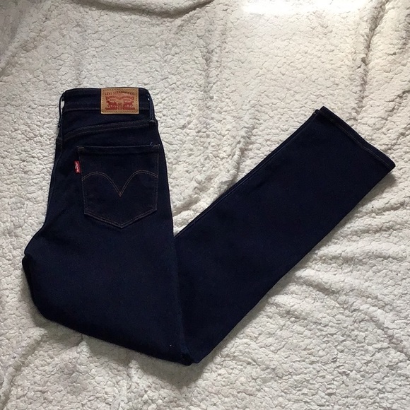 Levi’s Midrise Skinny, like new - Picture 10 of 15